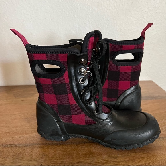 Bogs Sidney Lace Plaid Bog Red Black Boots Size 1 - Picture 7 of 17